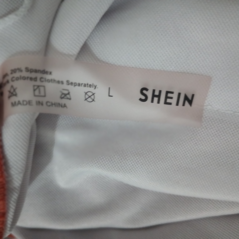SHEIN Red One Piece Swimsuit Sleek Design 16 - Picture 4 of 4